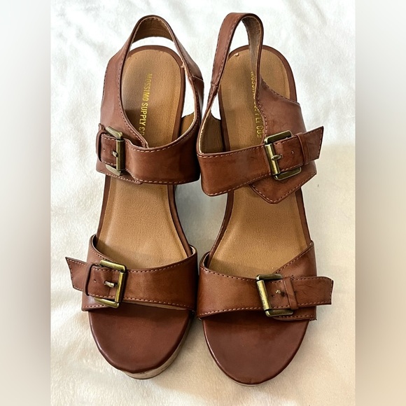 Mossimo Supply Co Brown Wedge Sandals with Buckle Detail Women’s Size 9 - Picture 2 of 12